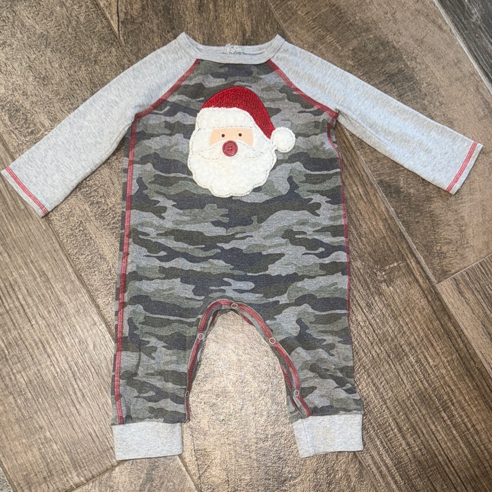 Mud Pie Gray and Green Camo Santa Boys Onesie - Picture 1 of 2